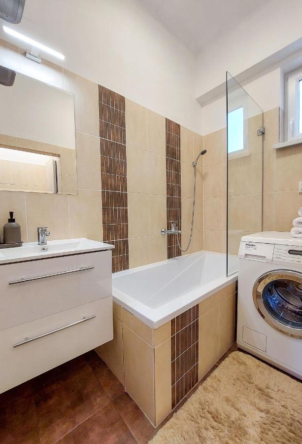 Podtatranskeho Old Town Kosice Apartment ภายนอก รูปภาพ
