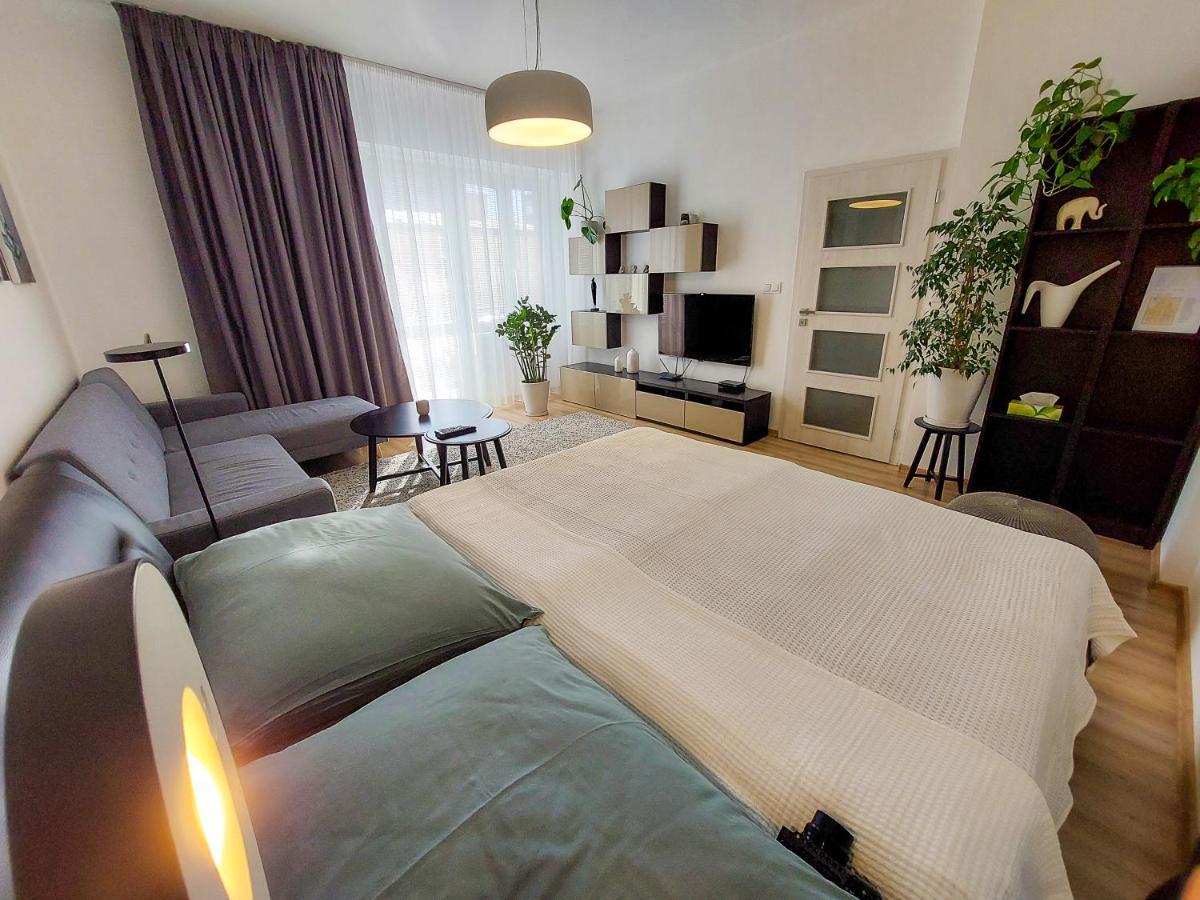 Podtatranskeho Old Town Kosice Apartment ภายนอก รูปภาพ